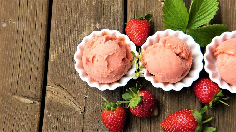 Jordbæris med cremefraiche